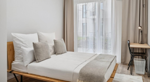 Stylish double bedroom in modern flat in the dynamic and well-connected Zentrum-Nord district - Gallery - 3