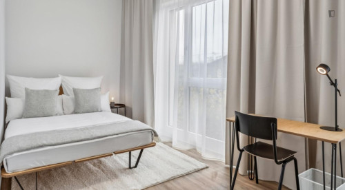 Spacious double bedroom in a shared flat in the vicinity of Leipzig University 