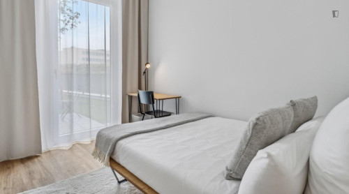 Bright double bedroom in modern shared flat in the dynamic Zentrum-Nord district