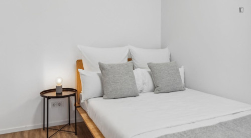 Cosy double bedroom in stylish shared flat near the Rosental state park
