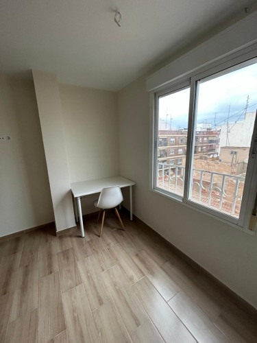 Cozy Single Bedroom close to Hospital General University 