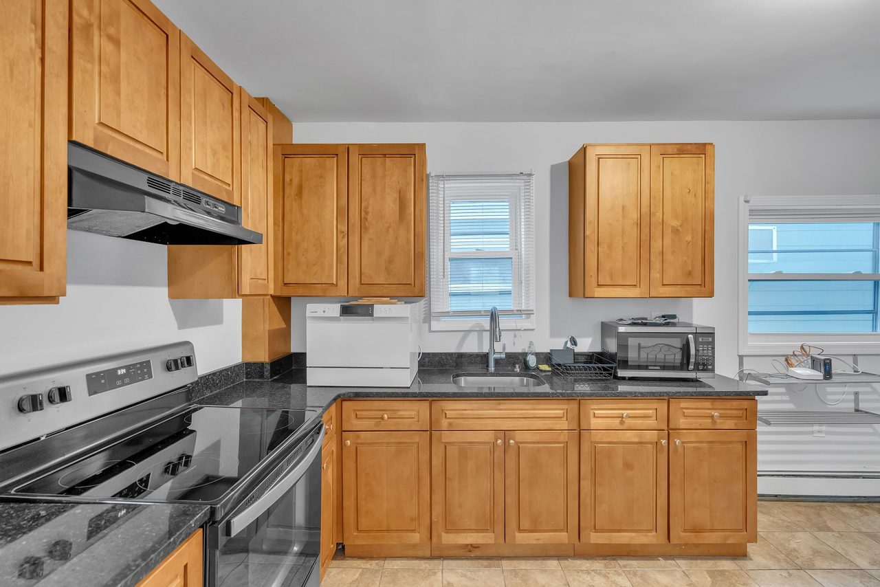 #1806: Somerville - Queen Bedroom D - #1806: Somerville - Gallery - 3