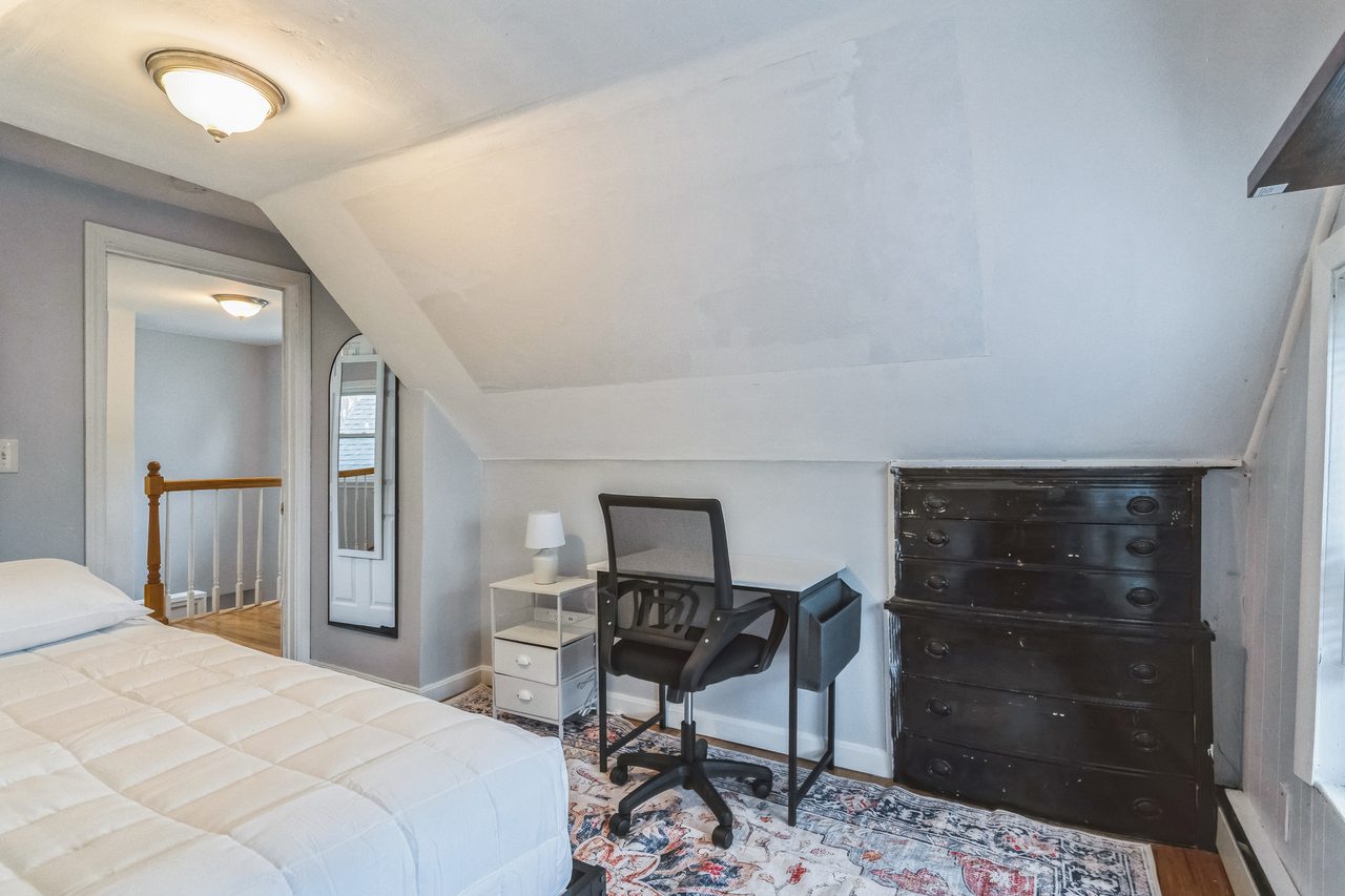 #1806: Somerville - Queen Bedroom E - #1806: Somerville - Gallery - 4