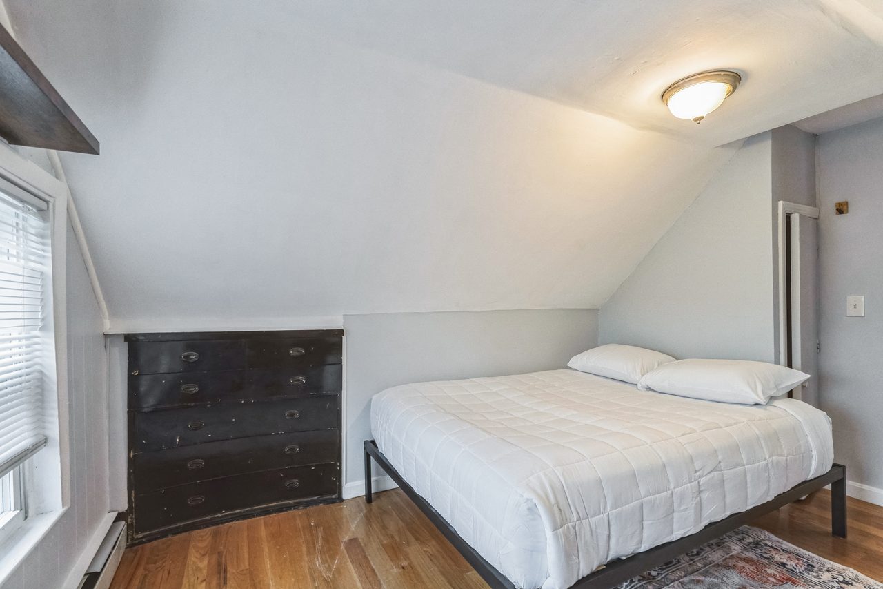 #1806: Somerville - Queen Bedroom E - #1806: Somerville - Gallery - 3