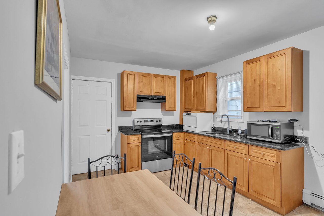 #1806: Somerville - Queen Bedroom E - #1806: Somerville - Gallery - 6