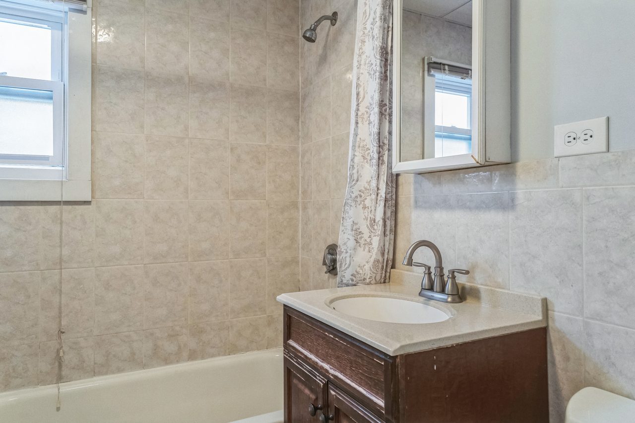 #1806: Somerville - Queen Bedroom E - #1806: Somerville - Gallery - 12