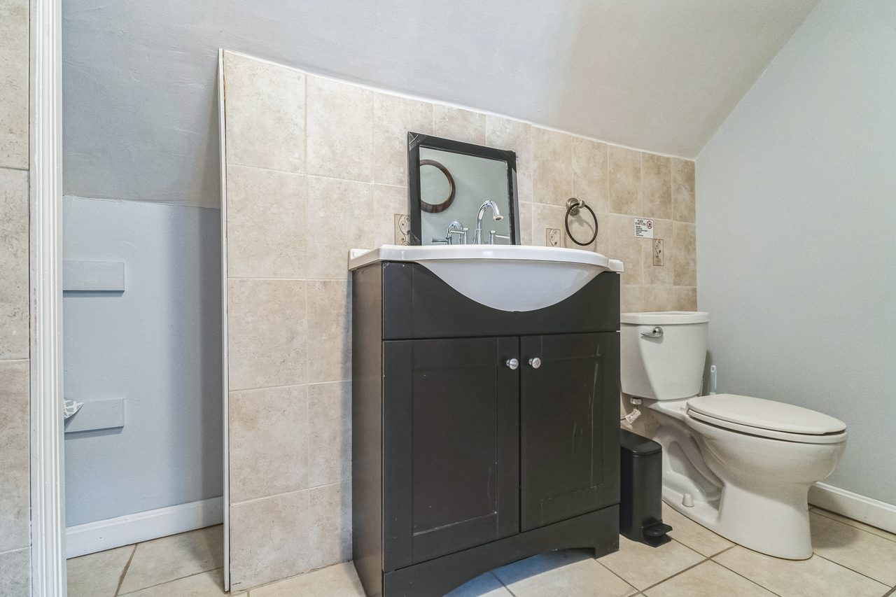 #1806: Somerville - Queen Bedroom A - #1806: Somerville - Gallery - 6