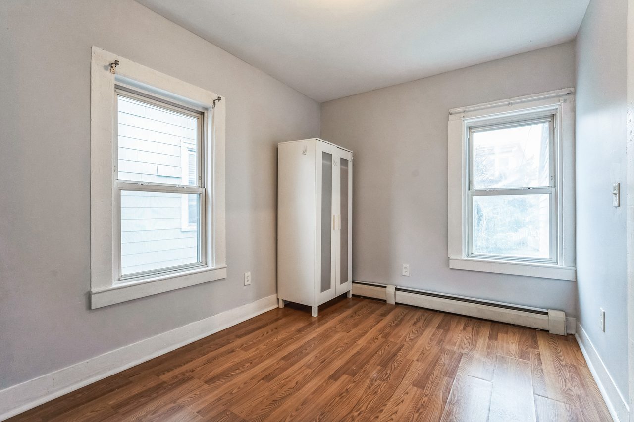 #1806: Somerville - Queen Bedroom A - #1806: Somerville - Gallery - 1