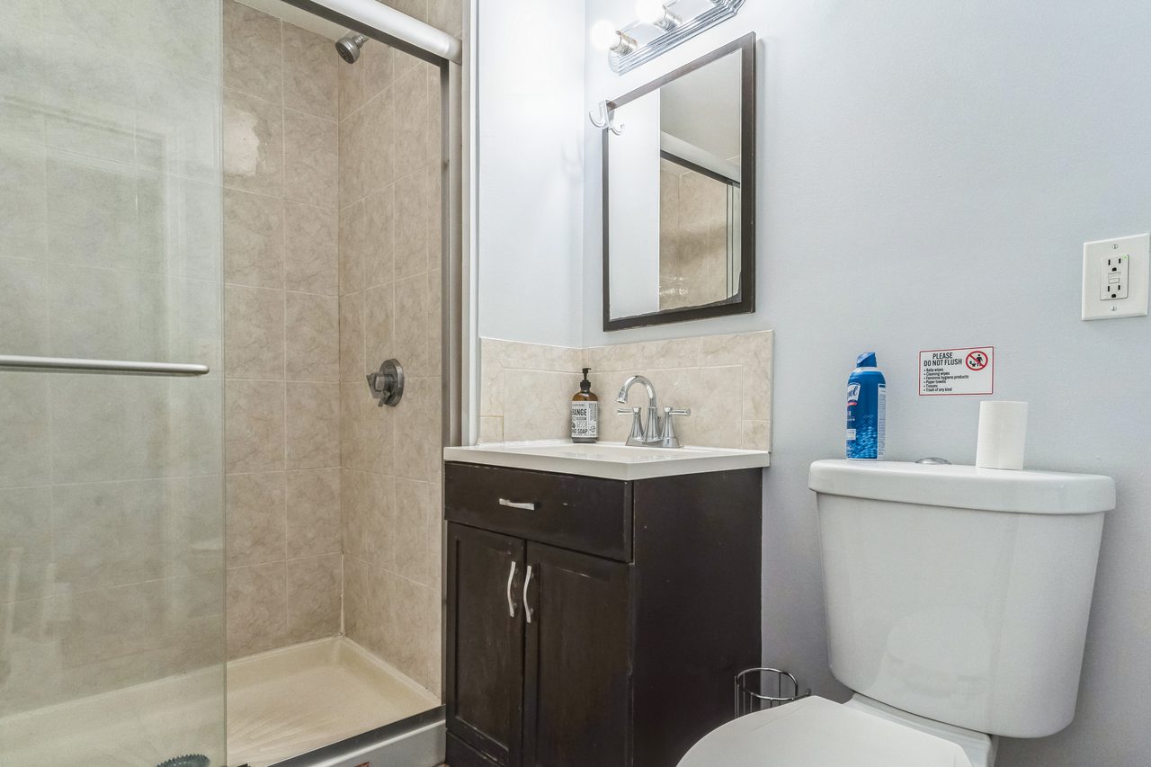 #1806: Somerville - Queen Bedroom A - #1806: Somerville - Gallery - 8