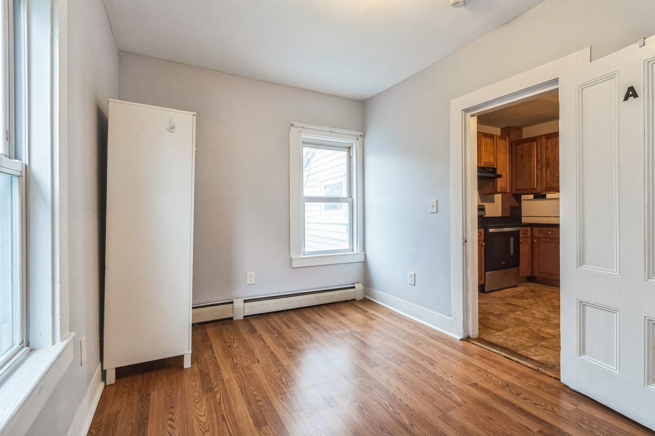 #1806: Somerville - Queen Bedroom A - #1806: Somerville - Gallery - 2