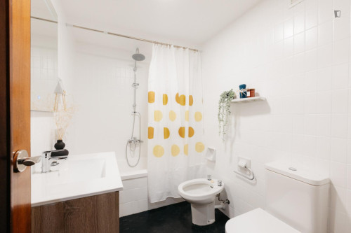 Bedroom for rent in Colón 39, Valencia - Gallery - 9