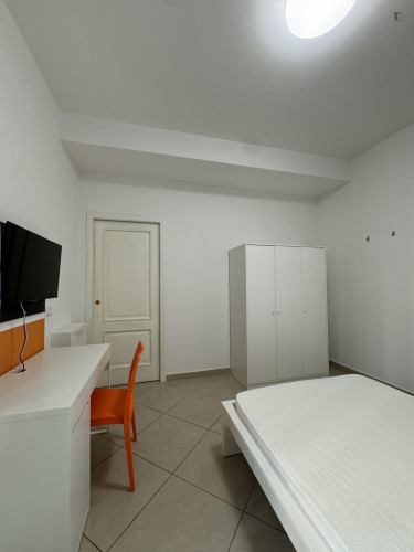 Very nice single bedroom in the heart of Verona