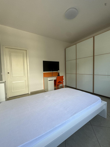 Superb single bedroom in the heart of Verona