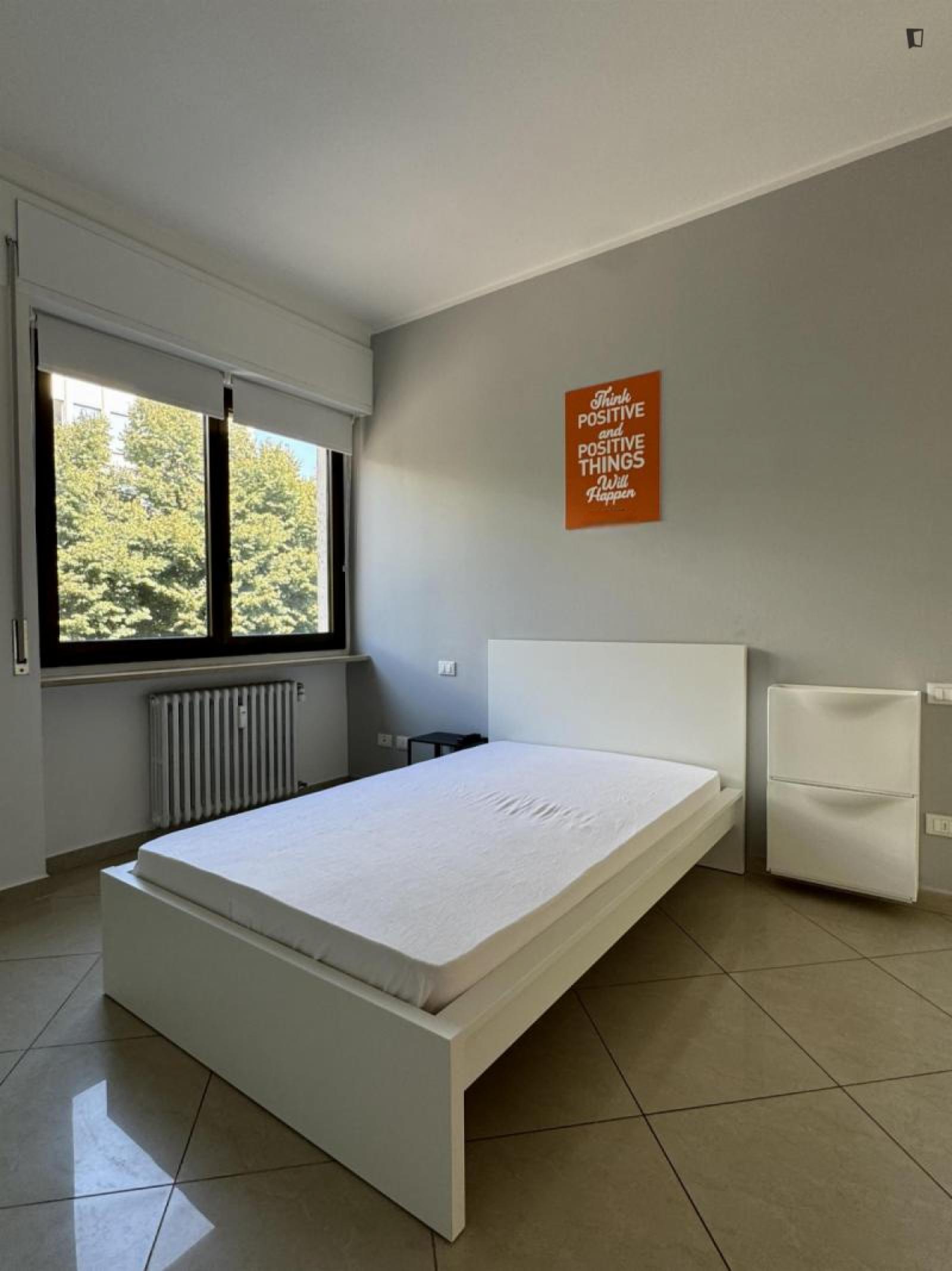 Superb Single Bedroom In The Heart Of Verona - Superb single bedroom in the heart of Verona - Gallery - 1