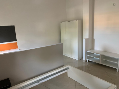 Inviting single bedroom in the centre of Verona