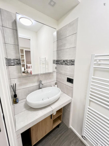 Cosy studio with garden view in a strategic location