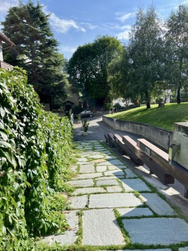 Cosy studio with garden view in a strategic location