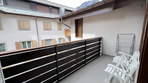 Cosy 1-bedroom flat with a mountain view in well-connected location