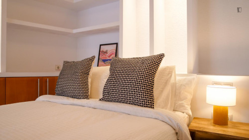 Bedroom for rent in Reyes Catolicos 20, Alicante