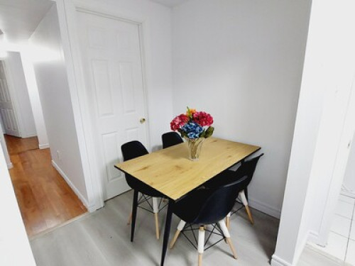 2 bedrooms apartment - Basement