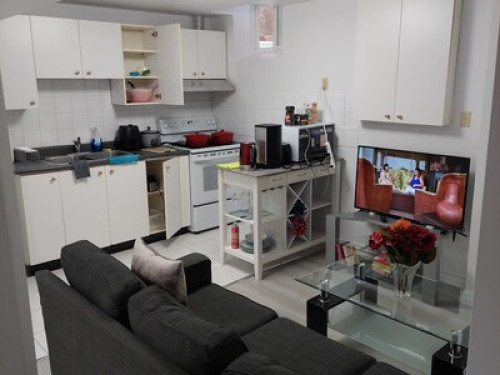 2 bedrooms apartment - Basement