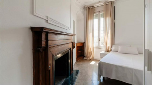 2 Bedrooms - Gallery - 20