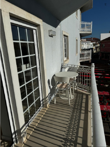 Vibrant 2 Bedroom Apartment with a Balcony close to Baleal Beach