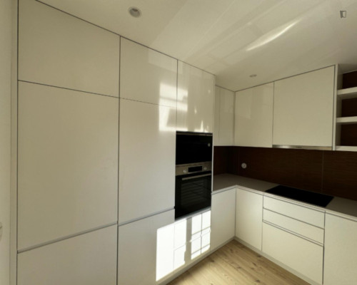 Vibrant 2 Bedroom Apartment with a Balcony close to Baleal Beach