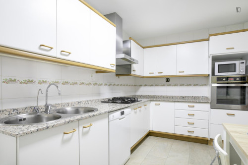 Bedroom for rent in San Vicente 40, Alicante - Gallery - 10