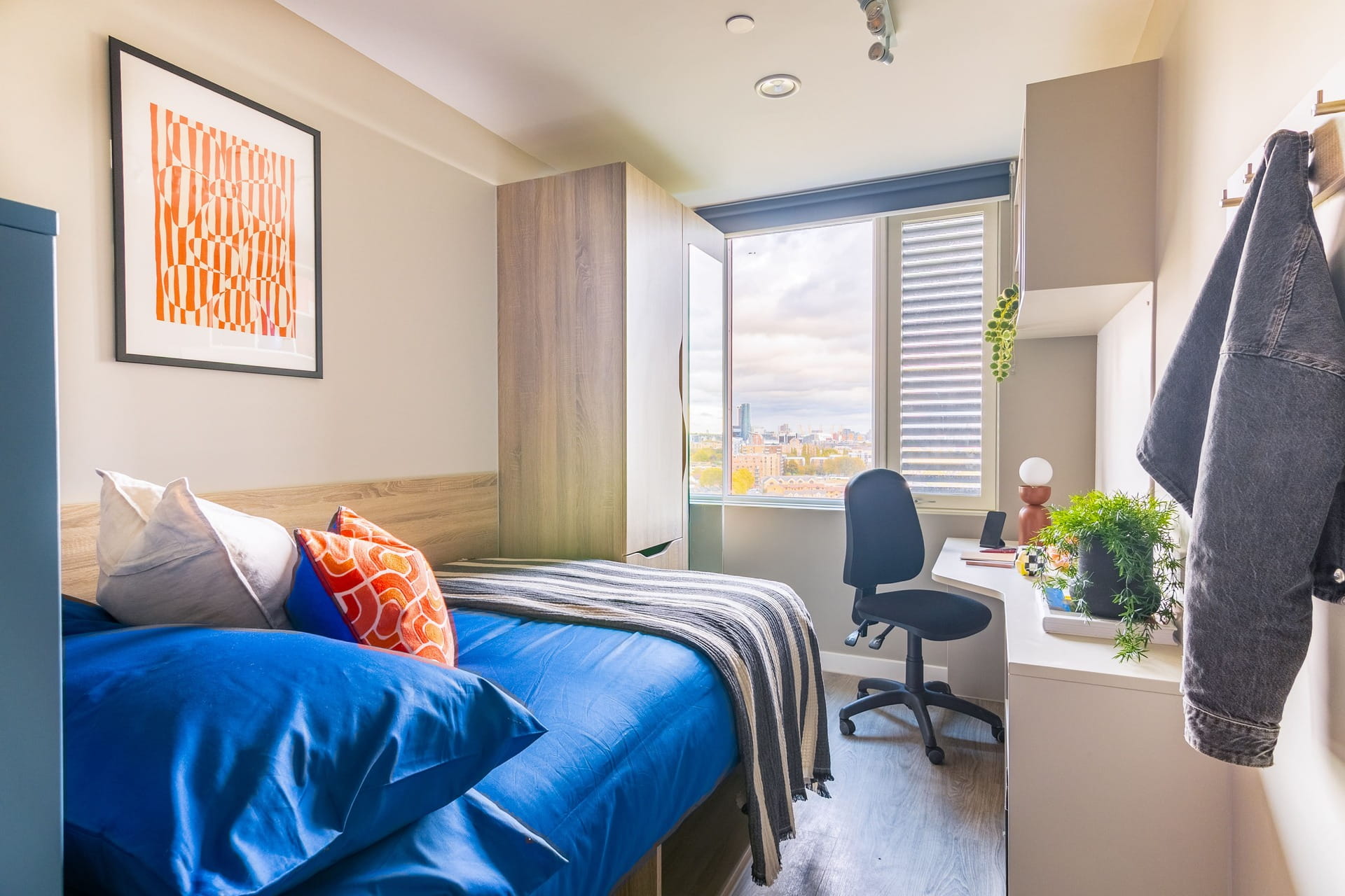 Standard 7 Bed En Suite - Ironworks House - Gallery - 2