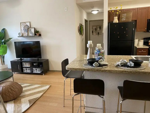 University House Fullerton - Gallery - 15