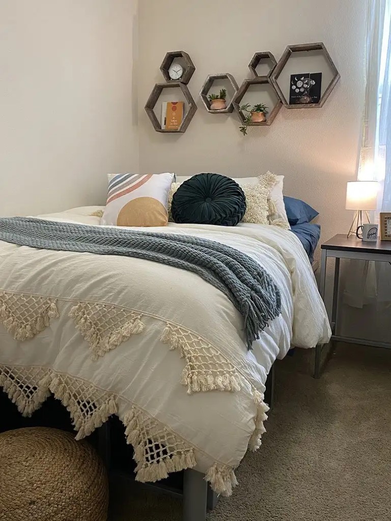 University House Fullerton - Gallery - 24