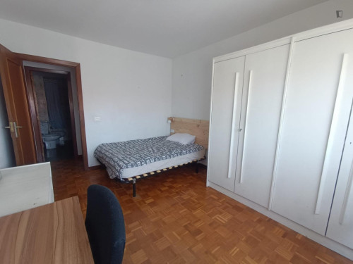 Inviting single bedroom in Iturrama