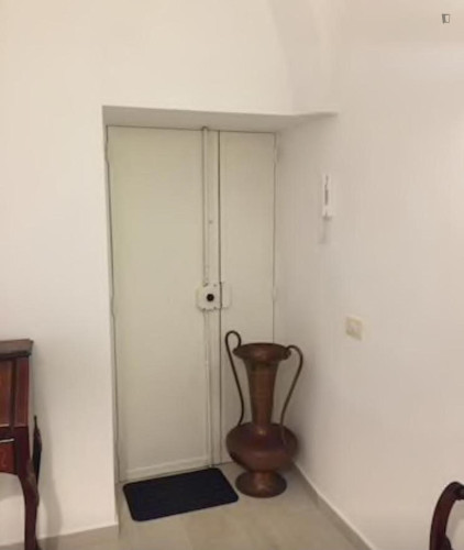 Beautiful 2-bedroom apartment located in the Chiaia neighbourhood and well connected to the city center of Napoli - Gallery - 15