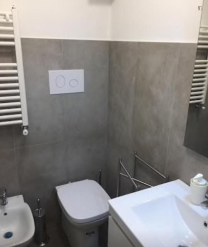 Beautiful 2-bedroom apartment located in the Chiaia neighbourhood and well connected to the city center of Napoli - Gallery - 11