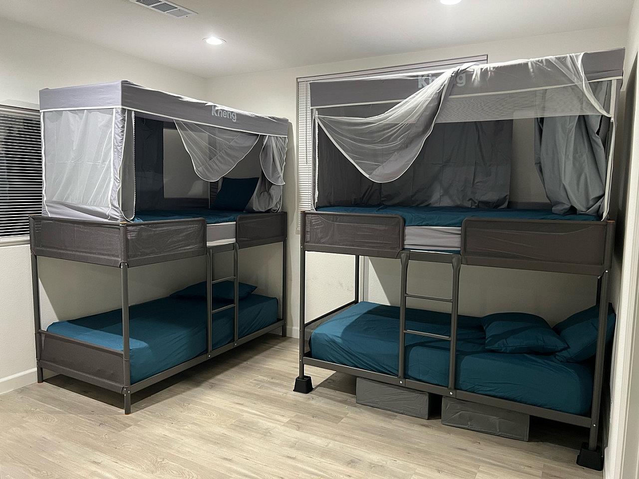  Bed In A 1-Bed Males Only Room  -  N Edgemont Home  - Gallery -  15