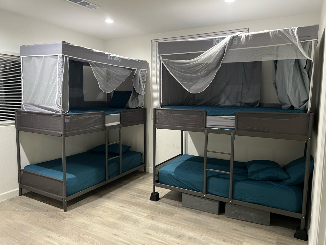  Bed In A 1-Bed Males Only Room  -  N Edgemont Home  - Gallery -  20