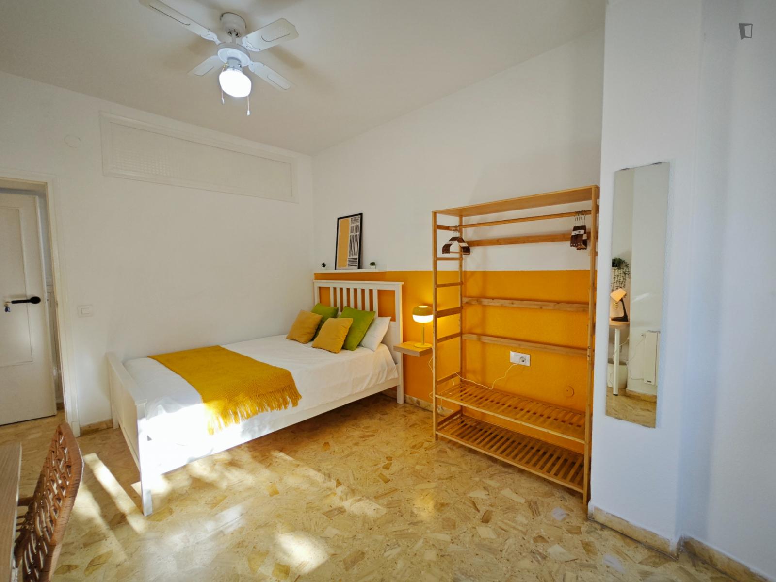 Welcoming Double Ensuite Bedroom In Barrio Peral - Welcoming double ensuite bedroom in Barrio Peral - Gallery - 1