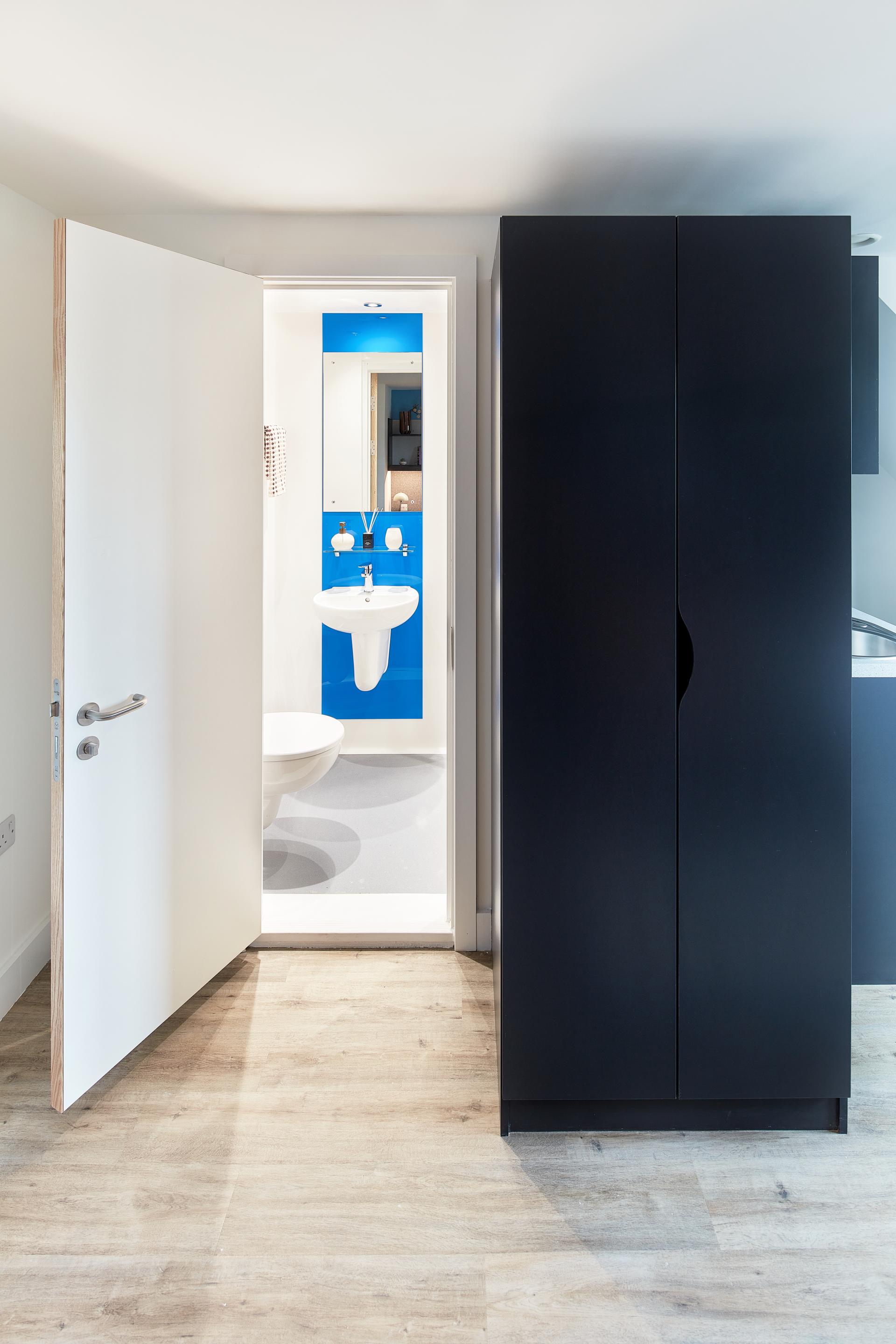  Classic Plus Studio  -  Hollis Wharf  - Gallery -  3