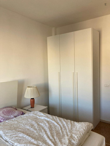 Double bedroom in a 3-bedroom flat near Luiss Business School