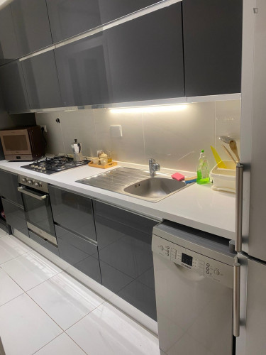 Double bedroom in a 3-bedroom flat near Luiss Business School - Gallery - 3