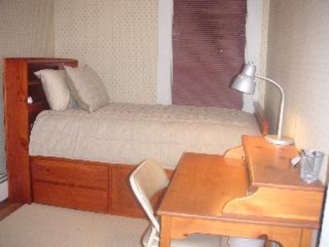  Room 1(Full Room)  -  Happy caring host in Manchester  - Gallery -  1