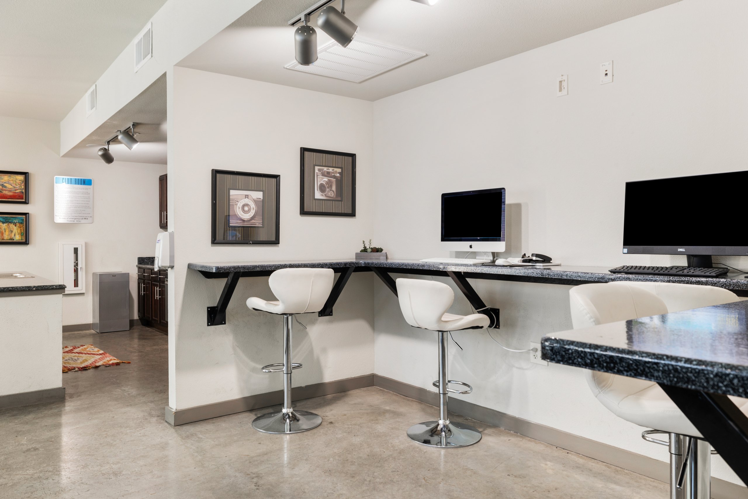 2 Bedrooms - University House TCU - Gallery - 3