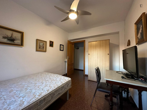 Big double bedroom near Facultad de Ciencias