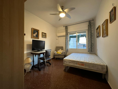 Big double bedroom near Facultad de Ciencias