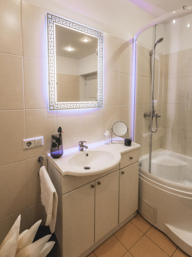 Charming single bedroom next to the Bastejkalna Park