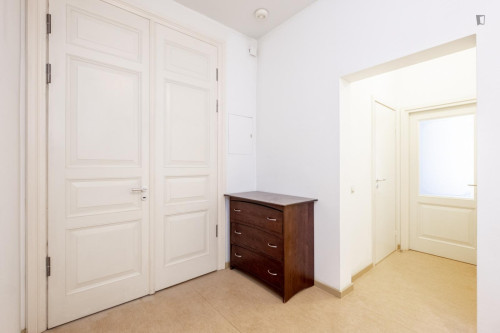 Sunny double bedroom in the Central District  - Gallery -  5