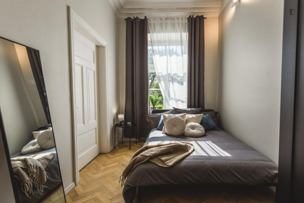 Bright single bedroom in the central district close to the University of Latvia