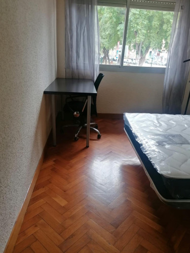 Warm double bedroom in the Infante Juan Manuel neighbourhood