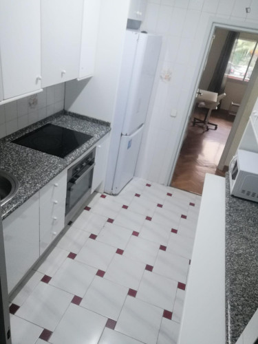 Warm double bedroom in the Infante Juan Manuel neighbourhood - Gallery - 7